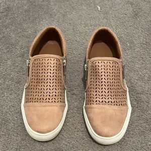 Women’s slip on sneakers